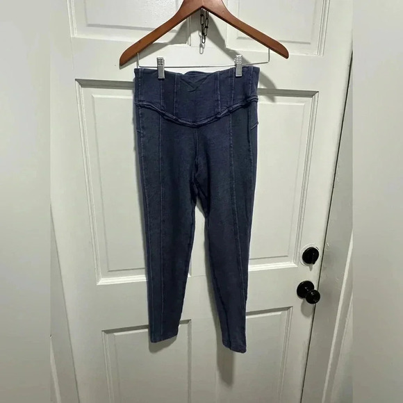 Free People Hybrid Yoga Leggings Size Small EUC - Picture 3 of 6